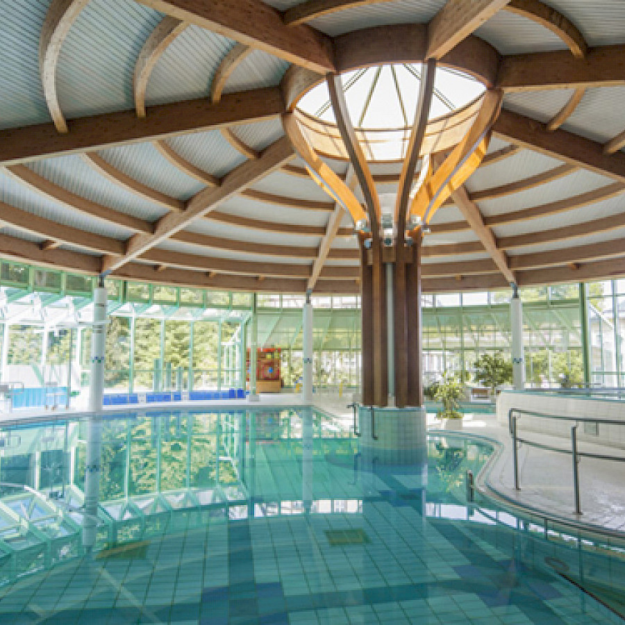 Thermalbad Wiesenbad, Innenbecken der Therme Miriquidi